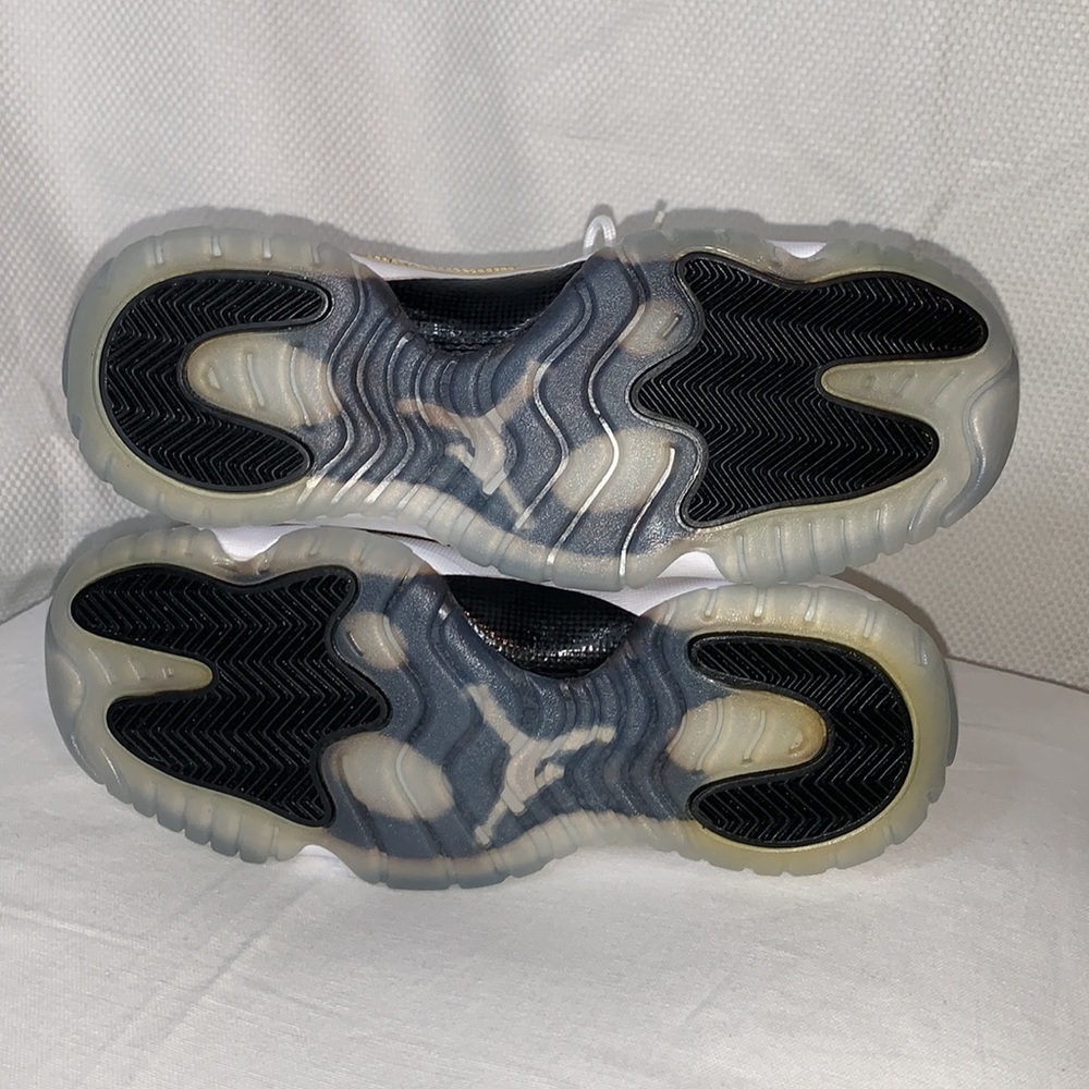 Nike Air Jordan 11 Low Retro Closing Ceremony Shoes - Picture 10 of 15